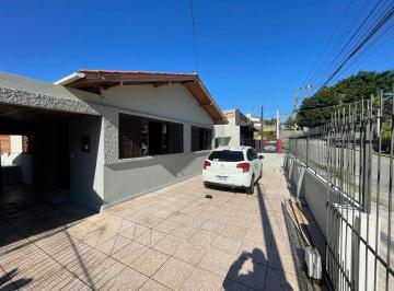 c014ded41c8cfa981959f6a5368d568fc283c03f · À venda | 230 m² construídos, 2 quartos, edícula e 3 vagas de garagem - Estreito, em Florianópolis.