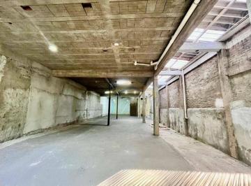 120dd9891ffe8e44a06f48d6da3b6fc6d56a4210 · Galpão para alugar, 216 m² por R$ 7.000,00/mês - Praça da Árvore - São Paulo/SP