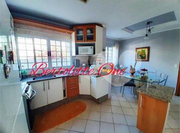 Casa de 4 quartos, São Paulo · Sobrado com 155m2, 3 quartos, 1 suíte, 4 wc, 3 salas, quintal gourmet e 2 vagas