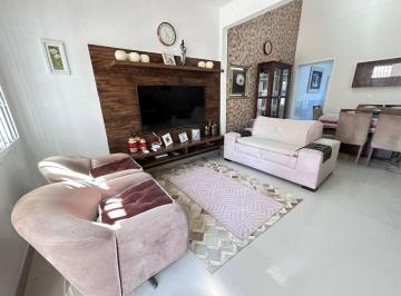 Casa · 1000m² · 3 Quartos · 1 Vaga · Sobrado na Ressacada com 3 quartos