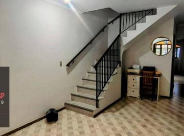 4b6346fe6eb1e6dbd8cc745187830ce6437a4354 · Casa com 4 Quartos com 01 Suíte, 2 Salas, 1 Sala de jantar, Cozinha ampla e casa nos fundos à venda
