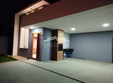 Casa · 246m² · 3 Quartos · Oportunidade Excepcional em Porto Belo