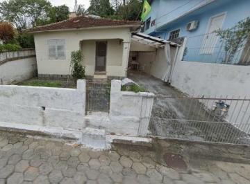 3ad69c91-90ee-4665-b40c-f9223e6a3c07 · Terreno de 600m² no bairro Trindade