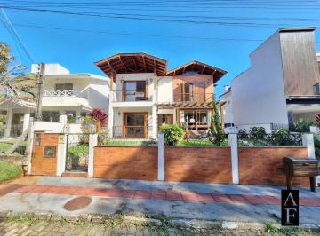 Casa · 244m² · 4 Quartos · 3 Vagas · Casa Alto Padrão no Panorâmico