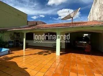 casa-a-venda-4-quartos-2-vagas-360m-waldemar-hauer-londrina-pr1717708711506ukdxl.jpg · Casa à venda 4 Quartos, 2 Vagas, 360M², Waldemar Hauer, Londrina - PR