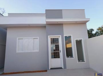 Casa · 2 Quartos · Casa à venda - em Capela do Alto