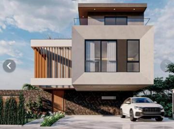 Casa · 447m² · 4 Quartos · Casa à venda - no Centro