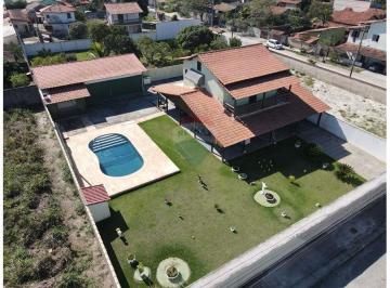 Casa · 380m² · 5 Quartos · 6 Vagas · Casa no Jardim Atlântico Leste com cinco dormitórios,piscina e amplo quintal.