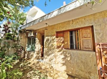 Casa · 187m² · 5 Quartos · 5 Vagas · Casa Térrea em Santana, com 5 quartos e 5 vagas, próximo ao Colégio Imperatriz Leopoldina