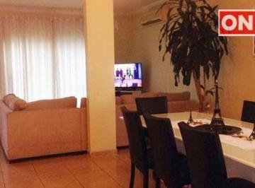 4a234e6cbf7d349af953f7c135d361849cc72405 · Casa residencial à venda, bairro Aparecida, Santos.