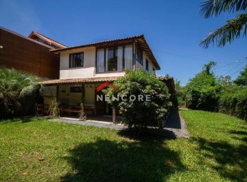 Casa · 210m² · 5 Quartos · 1 Vaga · Casa em  Rua 41251 - Praia do Rosa - Imbituba/SC
