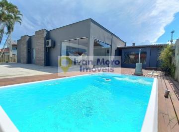 Casa · 200m² · 4 Quartos · 3 Vagas · Casa com Piscina em Daniela - temporada - Florianópolis – SC