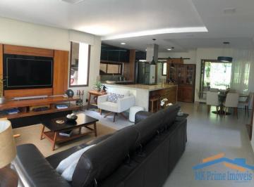 Casa · 225m² · 3 Quartos · 5 Vagas · Cond. Villas do Sol (Fazendinha) - 3 suítes, varanda gourmet, jardim!