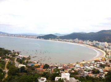 Foto 02 · Raridade! Terreno com vista do mar em Itapema com projeto de Casa
