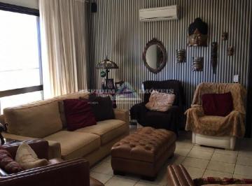 Apartamento · 228m² · 4 Quartos · Apartamento em Jardim Irajá  -  Ribeirão Preto