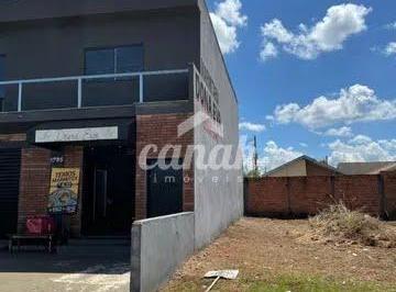Comercial de 4 quartos, Ribeirão Preto · Salão/Galpão em Jardim Cristo Redentor: 245M², 4 Dormitórios, 4 Banheiros - V...