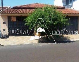 Casa · 196m² · 4 Quartos · 2 Vagas · Casa padrão em Palmares - Ribeirão Preto