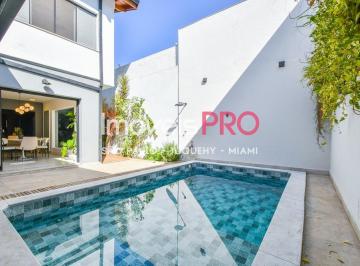 Casa · 240m² · 4 Quartos · 3 Vagas · Sobrado a venda 240m² 04 Quartos 01 Suíte 03 Vagas