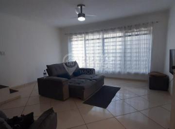 Casa · 208m² · 5 Quartos · 2 Vagas · Casa Duplex com entrada independente na Chácara Inglesa com 2 vagas de Garagem.