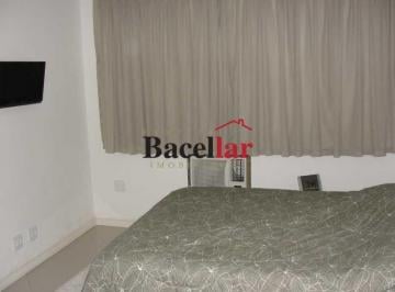 Apartamento · 67m² · 3 Quartos · Apartamento -  / Residencial / Castelanea