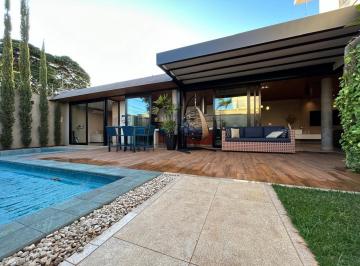 Casa · 270m² · 3 Quartos · 4 Vagas · Sobrado com 3 quartos à venda, Condomínio Carmel - Uberlândia/MG