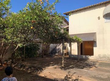 Casa · 180m² · 4 Quartos · 3 Vagas · Sobrado com 4 quartos à venda, bairro Jardim Patrícia - Uberlândia/MG