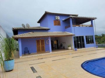 b38781579e1f08aa1159a084d8acc557695d7a98 · Belíssima chácara a venda na cidade de Pinhalzinho/SP, com área de 1000 m², com 4 suítes, sendo 1 ma