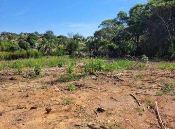2c0386670215deee8d92b530f4ca5ecfbea473e5 · Ótimo terreno, com água corrente em condomínio fechado, na cidade de Pinhalzinho/SP, com área de 2.4