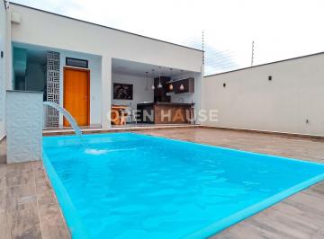 Casa · 222m² · 3 Quartos · 2 Vagas · Completa em armários
