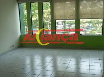 Casa · 256m² · 2 Quartos · Casa para renda com uma sala e um salão no mesmo terreno