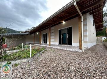 Casa · 135m² · 3 Quartos · 2 Vagas · Casa ampla com 3 dormitórios sendo 1 suite