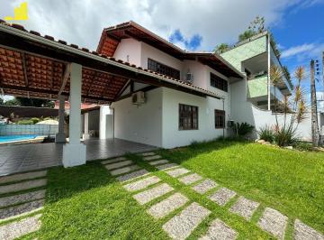 Foto 01 · Casa perto do mar com piscina em Penha Armação