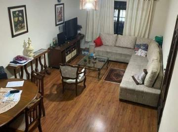 Casa · 216m² · 3 Quartos · 2 Vagas · Sobrado com 3 quartos, sendo 1 suíte, 2 vagas de garagem e amplo quintal.