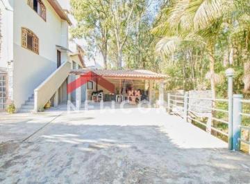 Casa · 270m² · 4 Quartos · 5 Vagas · Sobrado em  Rua Alberto Otto - Santa Cândida - Curitiba/PR