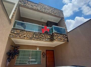 Casa · 143m² · 3 Quartos · 4 Vagas · Sobrado Frontal com 3 dormitórios suítes, área gourmet e 4 vagas