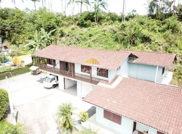 Casa · 300m² · 3 Quartos · 2 Vagas · Sobrado em Nova Brasília, Joinville/SC