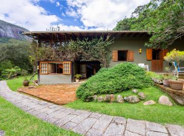 Casa · 550m² · 5 Quartos · 5 Vagas · Casa com 5 quartos em condomínio em Araras, Petrópolis.