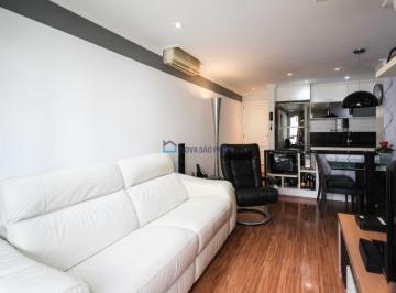 Apartamento · 60m² · 2 Quartos · 1 Vaga · Vila Nova Conceição|2 quartos (1 suíte) | repleto de armários.