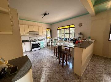 Casa · 358m² · 4 Quartos · 4 Vagas · Casa para aluguel, 4 quartos, 2 suítes, 4 vagas, Santa Mônica - Uberlândia/MG