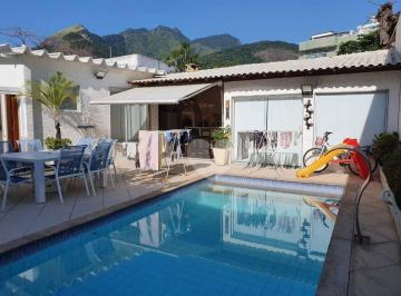 ece5e5caafc9b78de1f1c7709078e1d32ddf3e3d · Casa Linear com 3 quartos, 209m2 na Estrada do Bananal