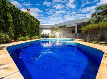 Casa · 1640m² · 4 Quartos · 6 Vagas · Casa Padrão em Ponta Grossa