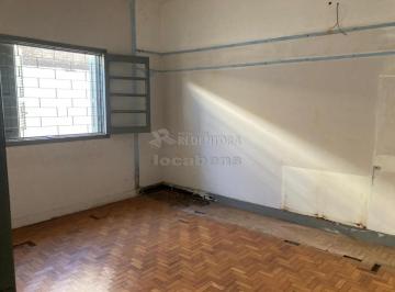 Casa · 319m² · 3 Quartos · 2 Vagas · Santa Cruz - Casa com 3 dorms, 1 escritório, 2 wcs, varanda, sala, coz, perto do Atacadão
