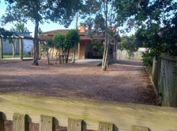 Casa · 600m² · 2 Quartos · 1 Vaga · Lindo chalé em Pinus tratado altoclave, cond. Fechado!