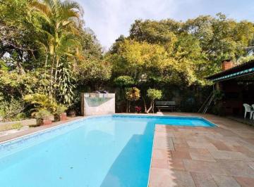 Casa de 5 quartos, São Paulo · Casa para venda perto do Hospital Albert Einstein com 4 suítes e piscina
