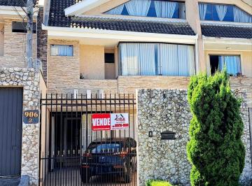Casa · 250m² · 3 Quartos · 2 Vagas · Casa à venda - no Portão