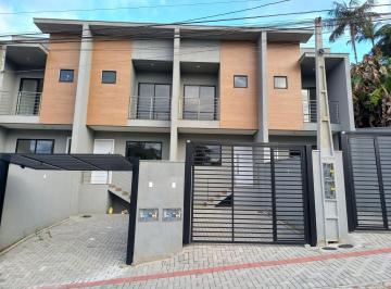 Casa · 101m² · 2 Quartos · 1 Vaga · Sobrado à venda no bairro Floresta - Joinville/SC