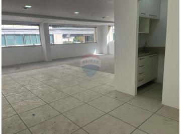 Comercial · 110m² · 2 Vagas · ALUGA-SE SALAS COMERCIAIS 110m2, COM DUAS VAGAS DE GARAGEM!!