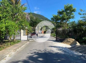 d06bb73bb083a4c33eb79ab7613012cb5d76cce4 · Lote plano em rua fechada