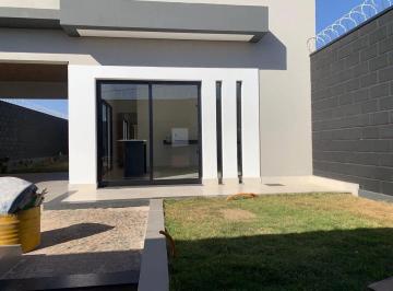 Casa · 110m² · 3 Quartos · 3 Vagas · Casa com 3 quartos à venda, bairro Portal do Vale - Uberlândia/MG
