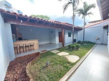 Casa · 170m² · 3 Quartos · 3 Vagas · Casa com 3 quartos à venda, bairro Chácaras Tubalina E Quartel - Uberlândia/MG